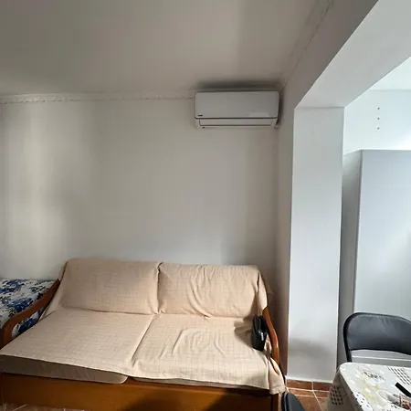 Dhome Me Qera Ne * Shëngjin