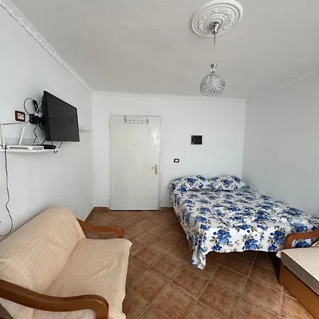 Dhome Me Qera Ne Shëngjin